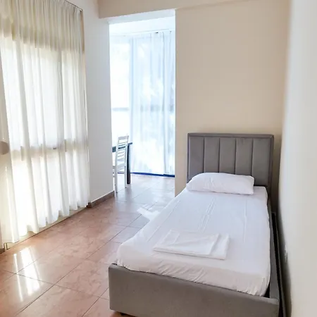 アパートホテル Blu